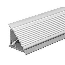 Плинтус алюминиевый 3,05м рифленый